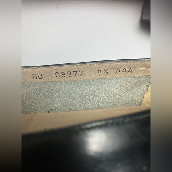 SALVATORE FERRAGAMO Black Leather Women's Shoes with Floral Accent - Picture 4 of 7